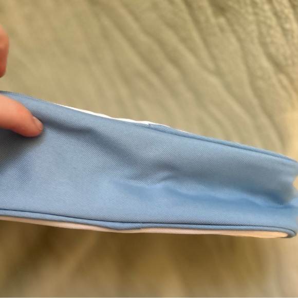 Dolce and Gabbana perfume light blue bag - Picture 2 of 4